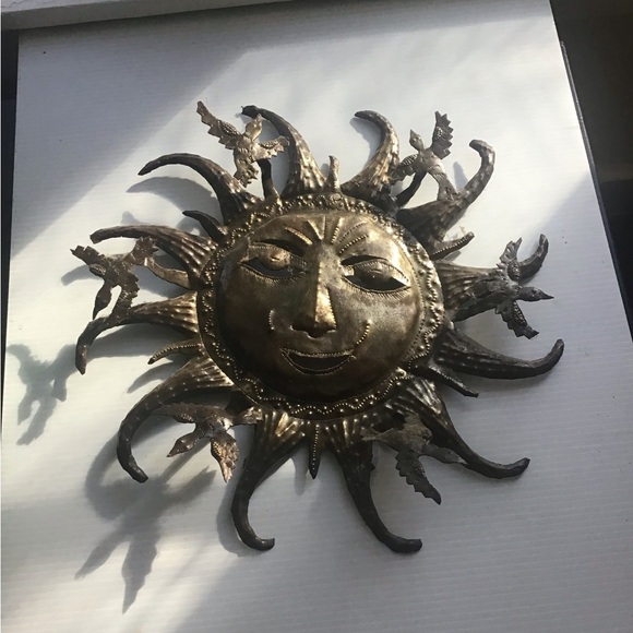 Birds Flying to the Sun-cut and pressed tin wall hanging - Picture 3 of 12